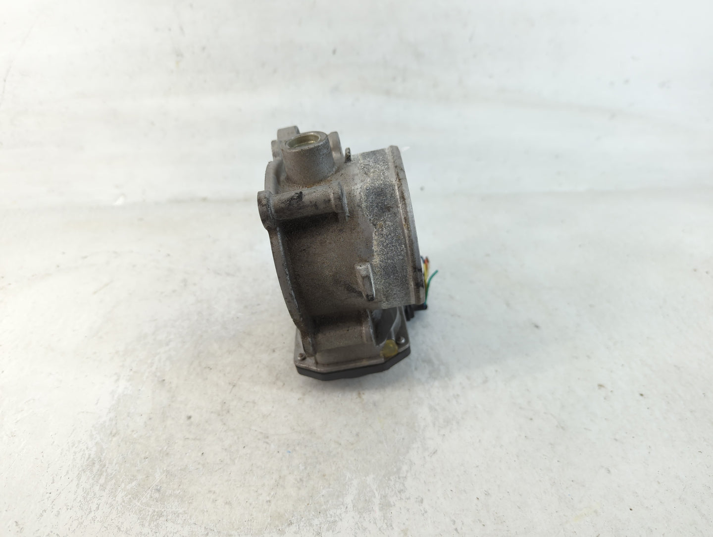 2016-2020 Kia Sorento Throttle Body P/N:35100-3L100 Fits Fits 2015 2016 2017 2018 2019 2020 2021 OEM Used Auto Parts - Oemus