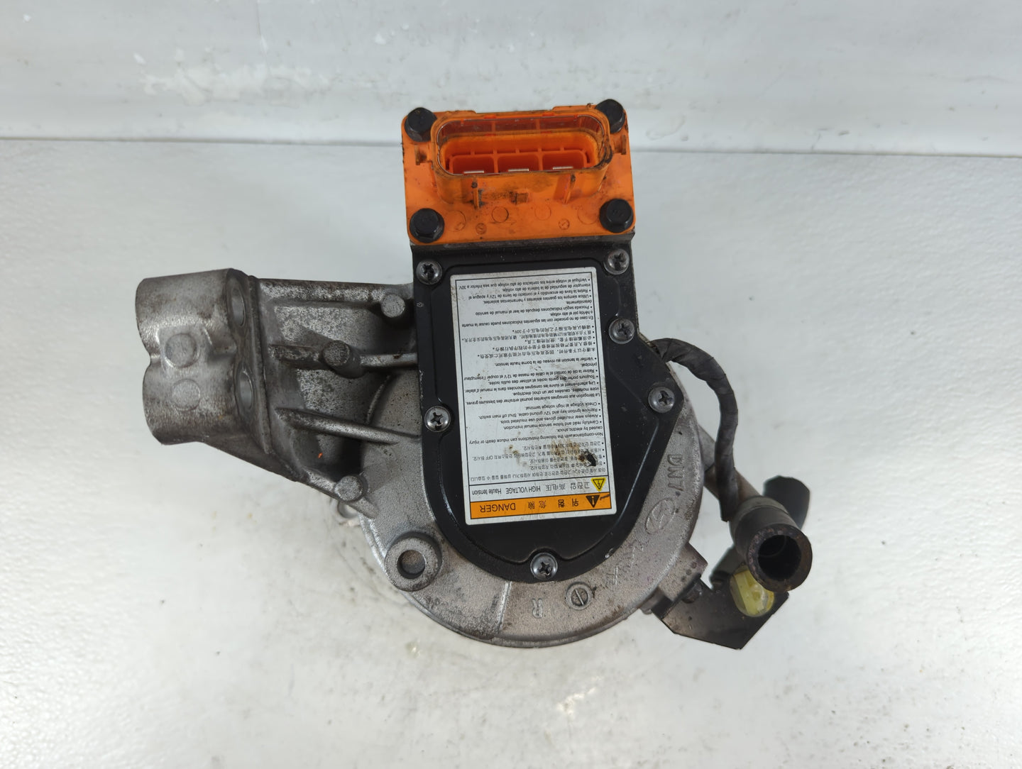2020-2020 Kia Sorento Air Conditioning A/c Ac Compressor Oem - Oemusedautoparts1.com