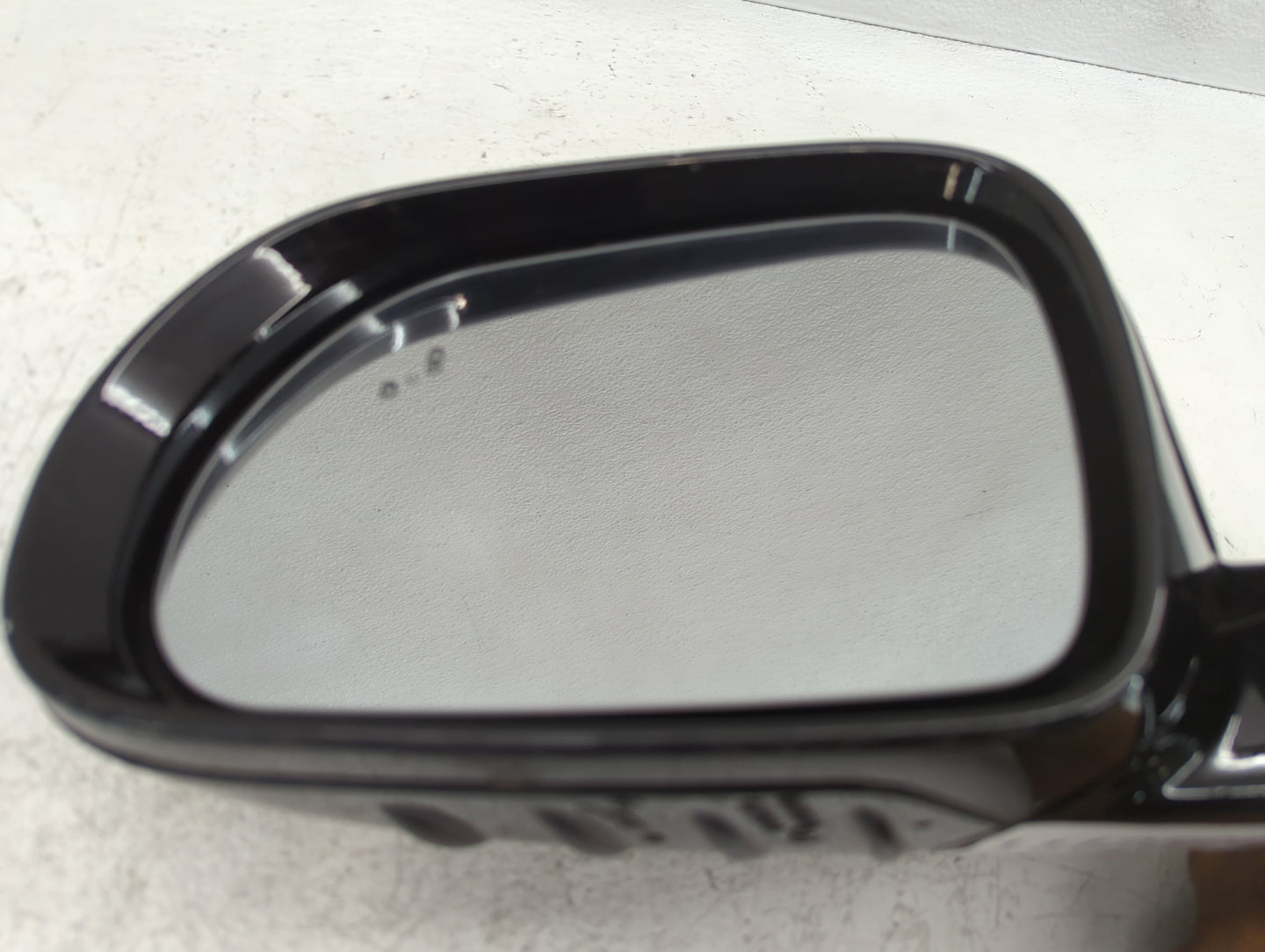 2020-2021 Kia Soul Driver Side View Mirror - Left Door Mirror OEM Used - Oemusedautoparts1.com
