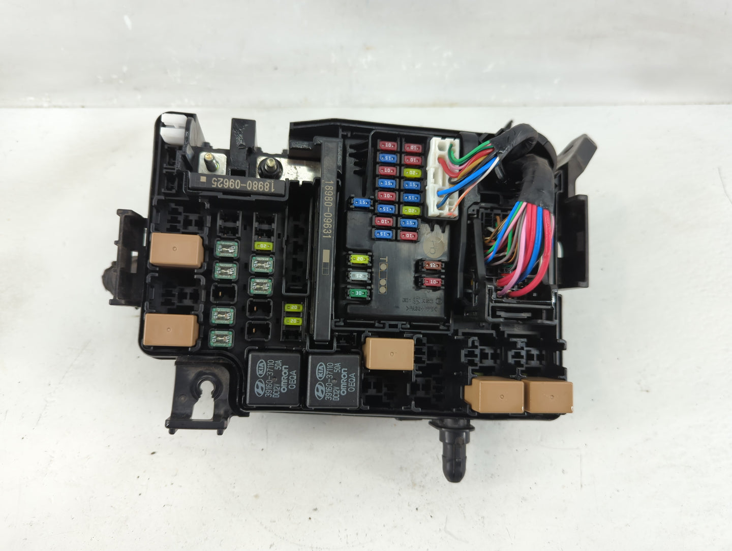 2020-2021 Kia Soul Fusebox Fuse Box Panel Relay Module Fits Fits 2020 2021 OEM Used Auto Parts - Oemusedautoparts1.com