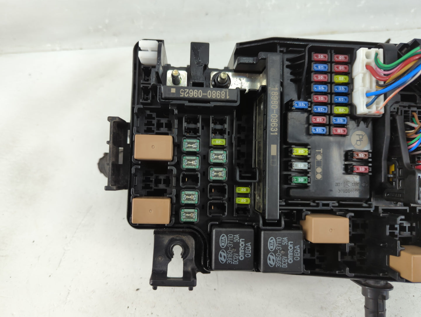 2020-2021 Kia Soul Fusebox Fuse Box Panel Relay Module Fits Fits 2020 2021 OEM Used Auto Parts - Oemusedautoparts1.com
