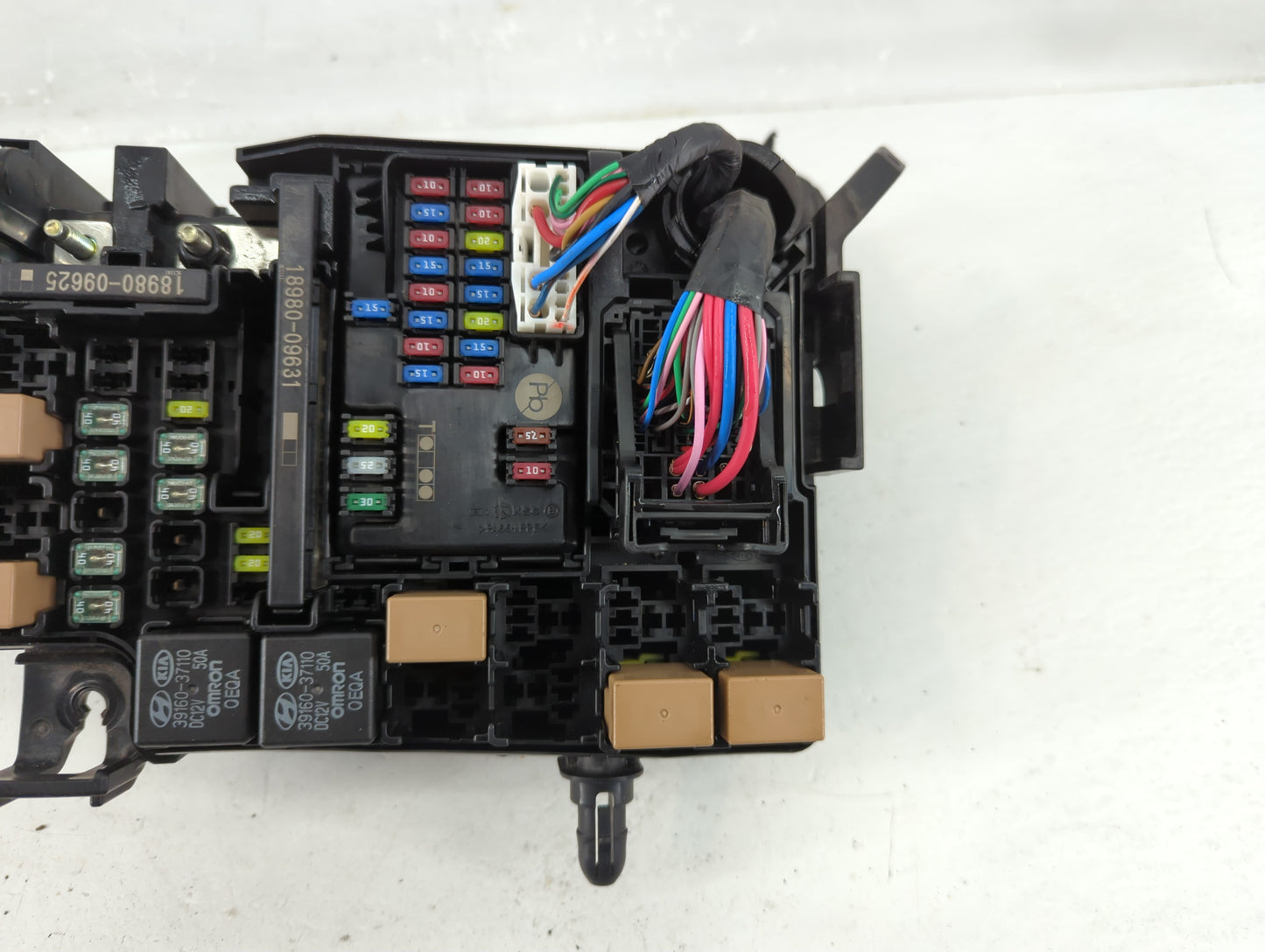 2020-2021 Kia Soul Fusebox Fuse Box Panel Relay Module Fits Fits 2020 2021 OEM Used Auto Parts - Oemusedautoparts1.com