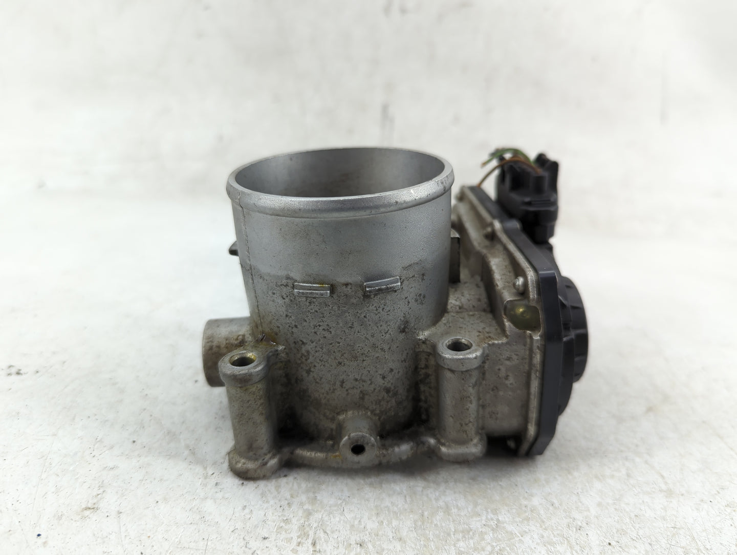 2020-2021 Kia Soul Throttle Body P/N:35100-2E410 Fits Fits 2020 2021 2022 OEM Used Auto Parts - Oemusedautoparts1.com
