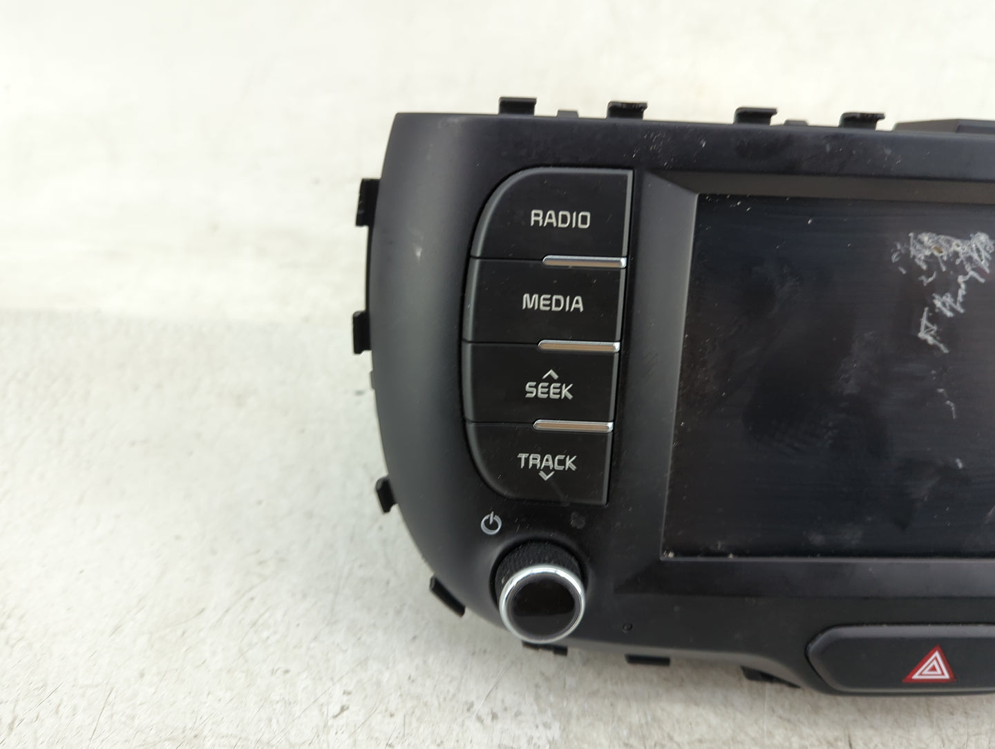2020-2021 Kia Soul Radio AM FM Cd Player Receiver Replacement P/N:96160K0090FHV Fits Fits 2020 2021 OEM Used Auto Parts - Oe