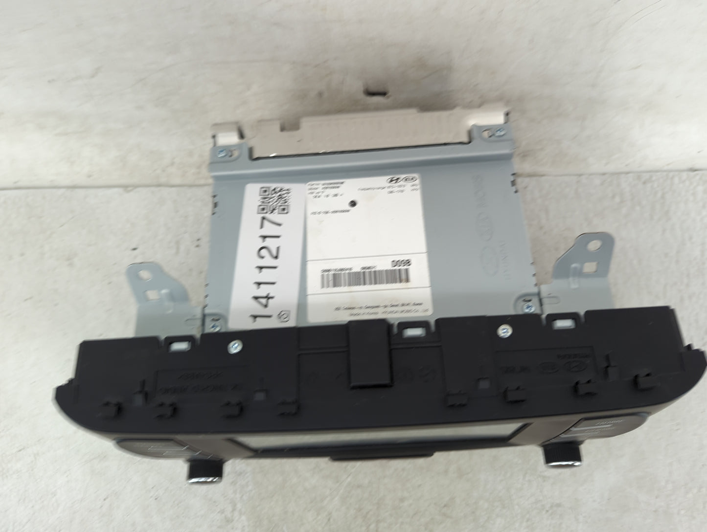 2020-2021 Kia Soul Radio AM FM Cd Player Receiver Replacement P/N:96160K0090FHV Fits Fits 2020 2021 OEM Used Auto Parts - Oe