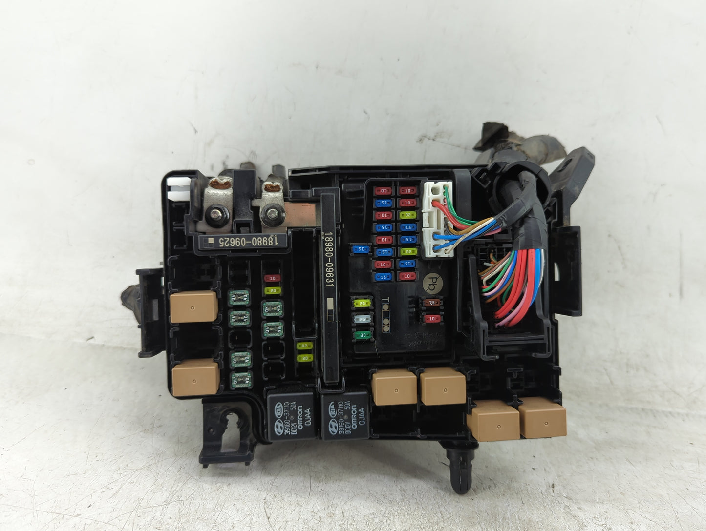 2020-2021 Kia Soul Fusebox Fuse Box Panel Relay Module P/N:91240K0511 Fits Fits 2020 2021 OEM Used Auto Parts - Oemusedautop
