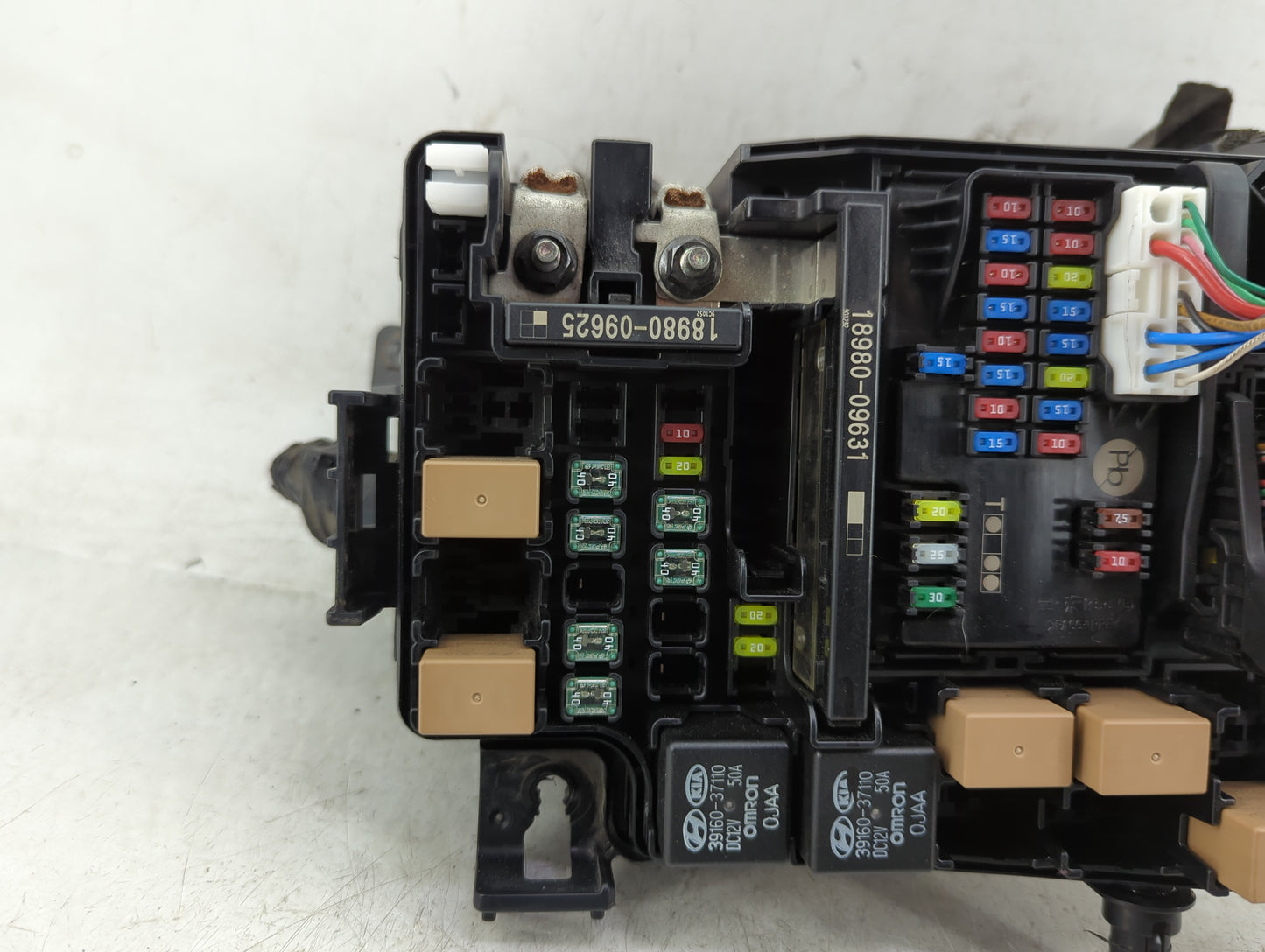 2020-2021 Kia Soul Fusebox Fuse Box Panel Relay Module P/N:91240K0511 Fits Fits 2020 2021 OEM Used Auto Parts - Oemusedautop