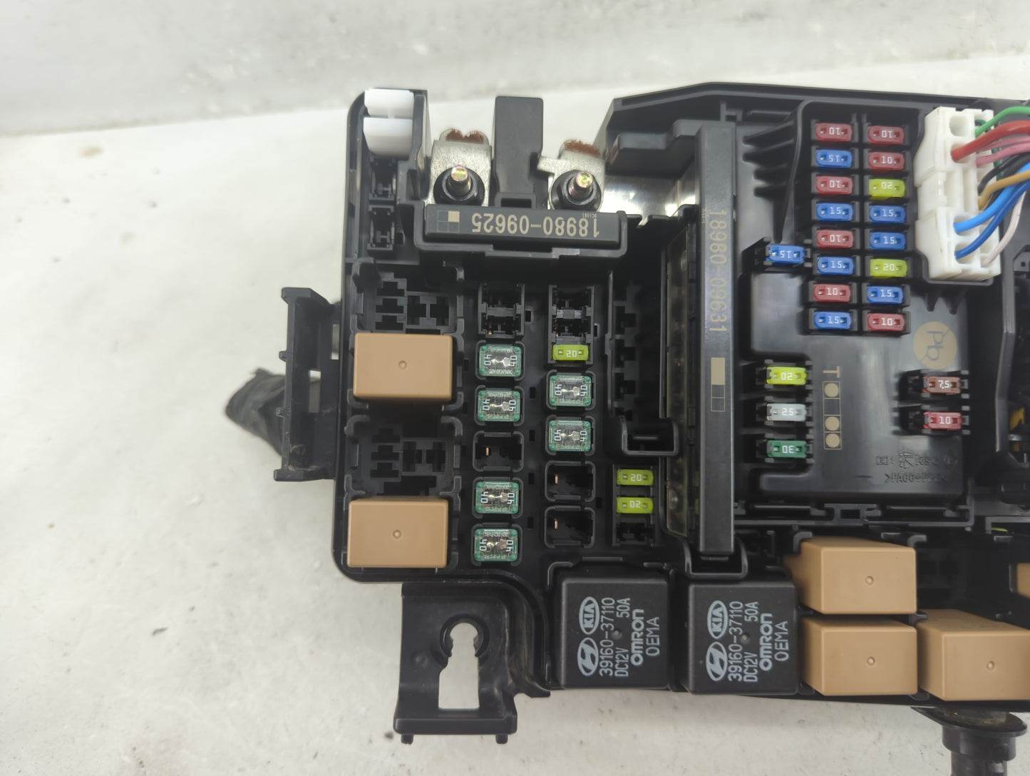 2020-2021 Kia Soul Fusebox Fuse Box Panel Relay Module P/N:91956-K0020 Fits Fits 2020 2021 OEM Used Auto Parts - Oemusedauto