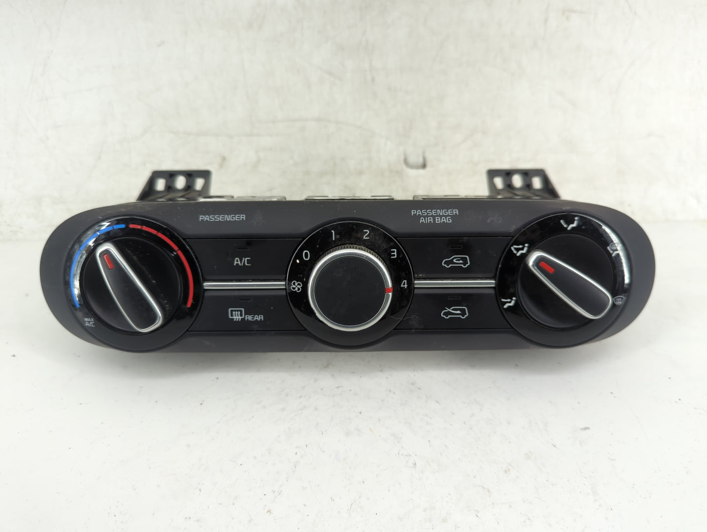 2020-2021 Kia Soul Climate Control Module Temperature AC/Heater Replacement P/N:97250-K0650 C20037-3060 Fits Fits 2020 2021 