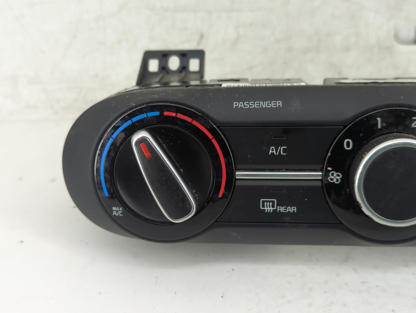 2020-2021 Kia Soul Climate Control Module Temperature AC/Heater Replacement P/N:97250-K0650 C20037-3060 Fits Fits 2020 2021 