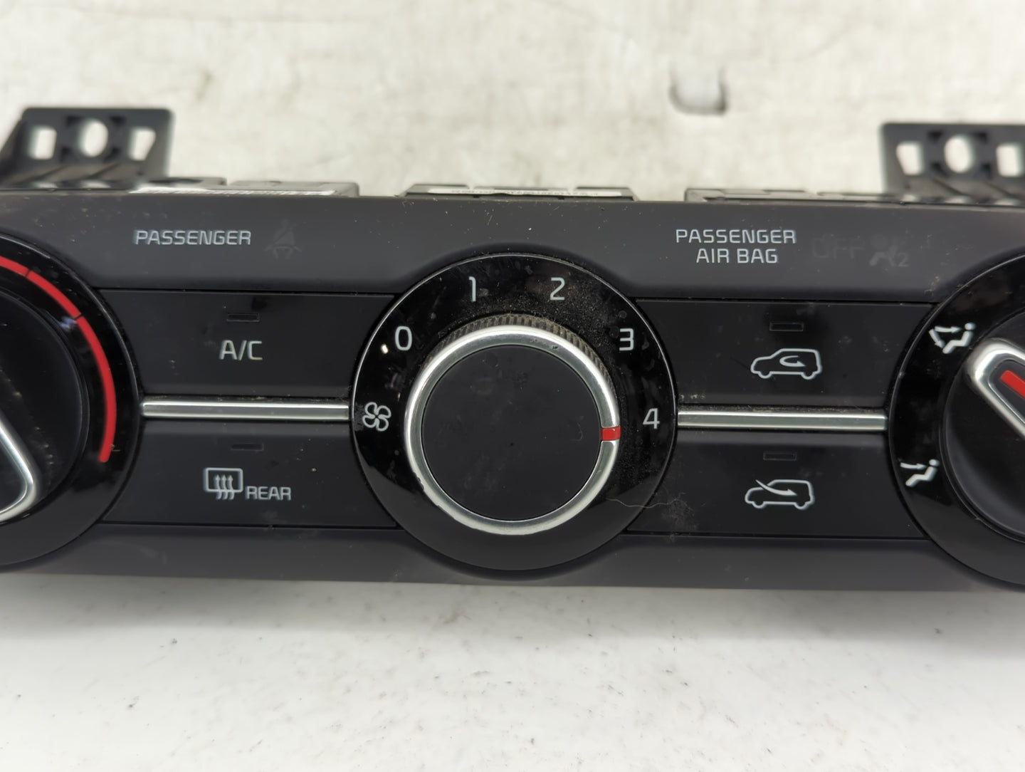 2020-2021 Kia Soul Climate Control Module Temperature AC/Heater Replacement P/N:97250-K0650 C20037-3060 Fits Fits 2020 2021 