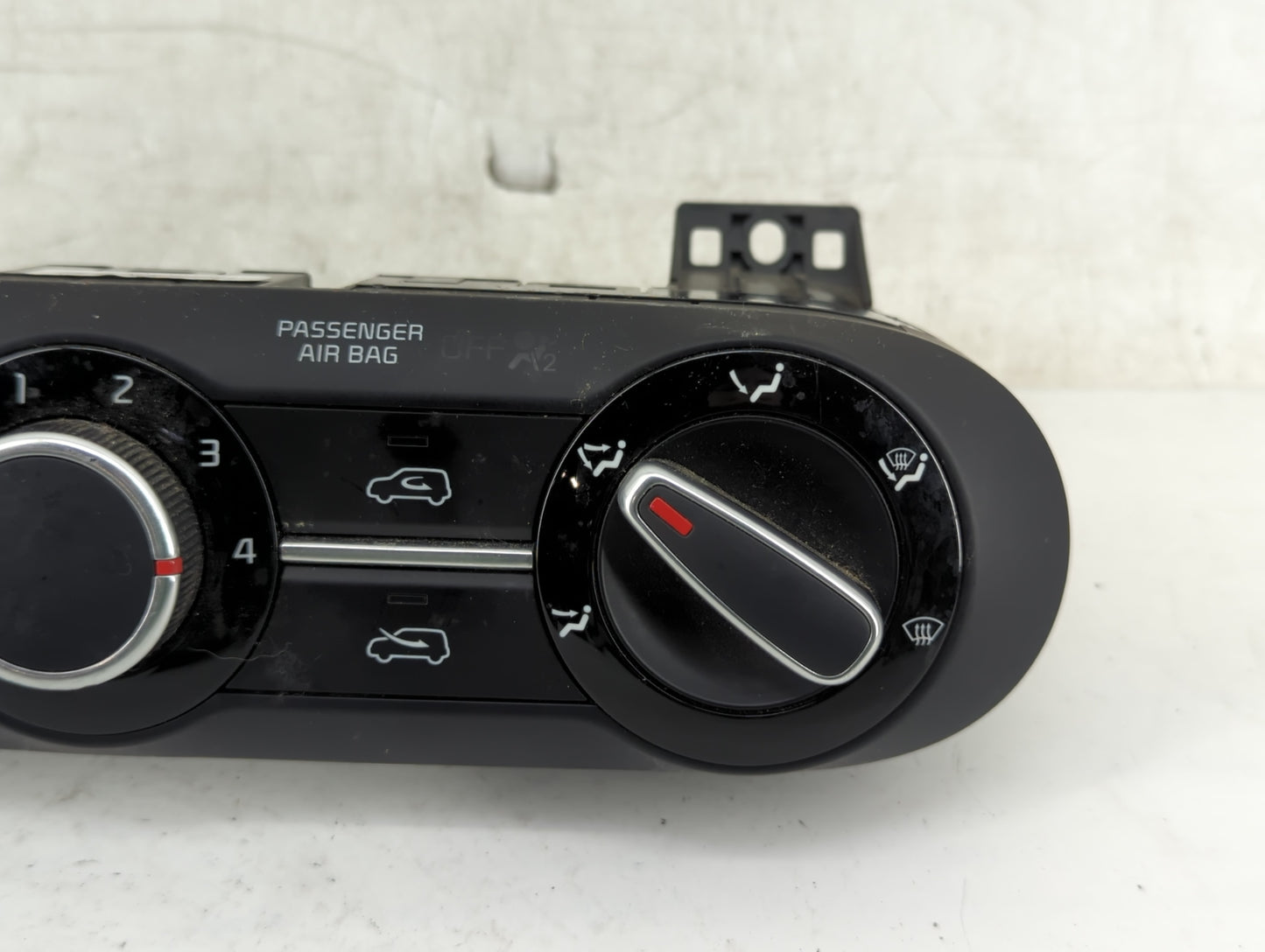 2020-2021 Kia Soul Climate Control Module Temperature AC/Heater Replacement P/N:97250-K0650 C20037-3060 Fits Fits 2020 2021 