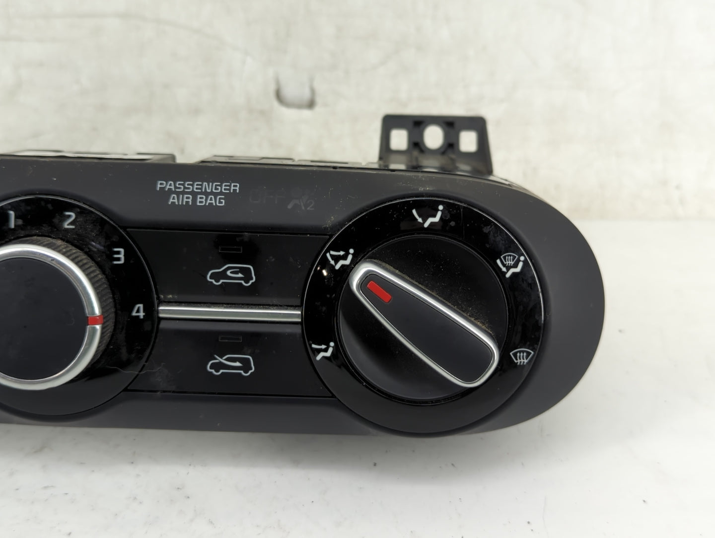 2020-2021 Kia Soul Climate Control Module Temperature AC/Heater Replacement P/N:97250-K0650 C20037-3060 Fits Fits 2020 2021 