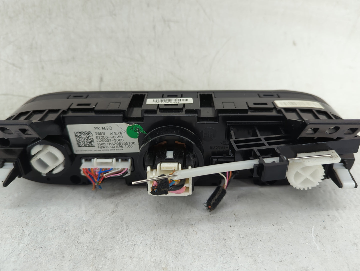 2020-2021 Kia Soul Climate Control Module Temperature AC/Heater Replacement P/N:97250-K0650 Fits Fits 2020 2021 OEM Used Aut