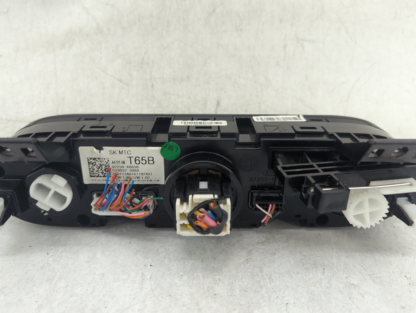 2020-2021 Kia Soul Climate Control Module Temperature AC/Heater Replacement P/N:97250-K0650 Fits Fits 2020 2021 OEM Used Aut