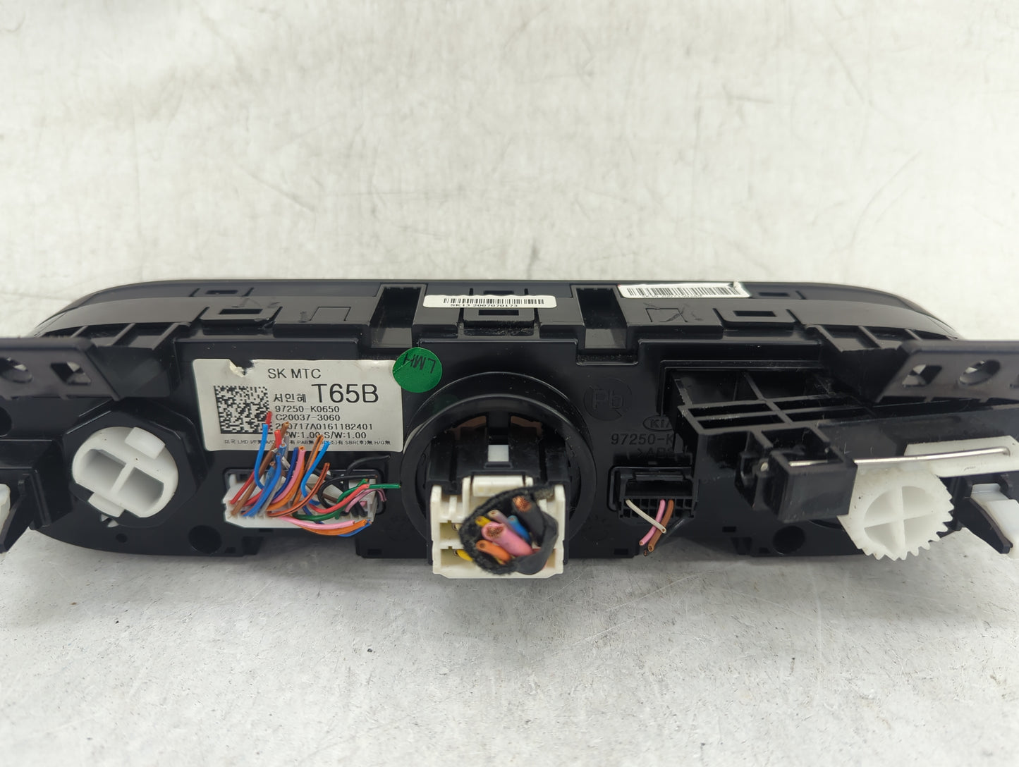 2020-2021 Kia Soul Climate Control Module Temperature AC/Heater Replacement P/N:97250-K0650 Fits Fits 2020 2021 OEM Used Aut