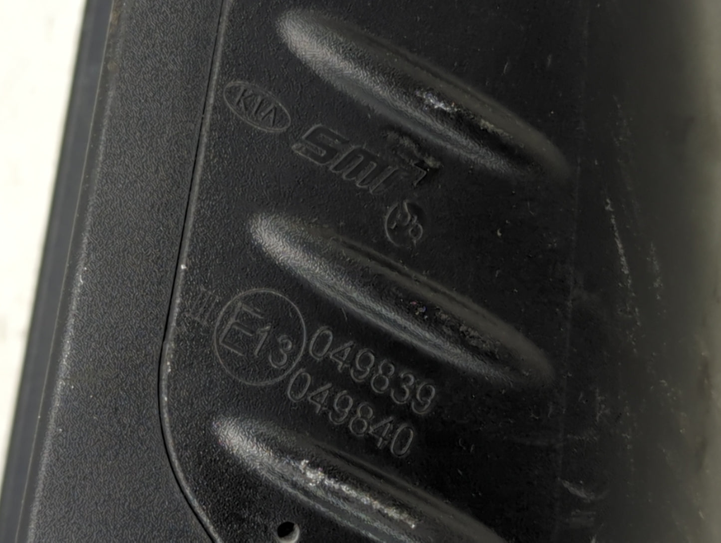 2020-2021 Kia Soul Passenger Side View Mirror - Right Door Mirror OEM Used - Oemusedautoparts1.com