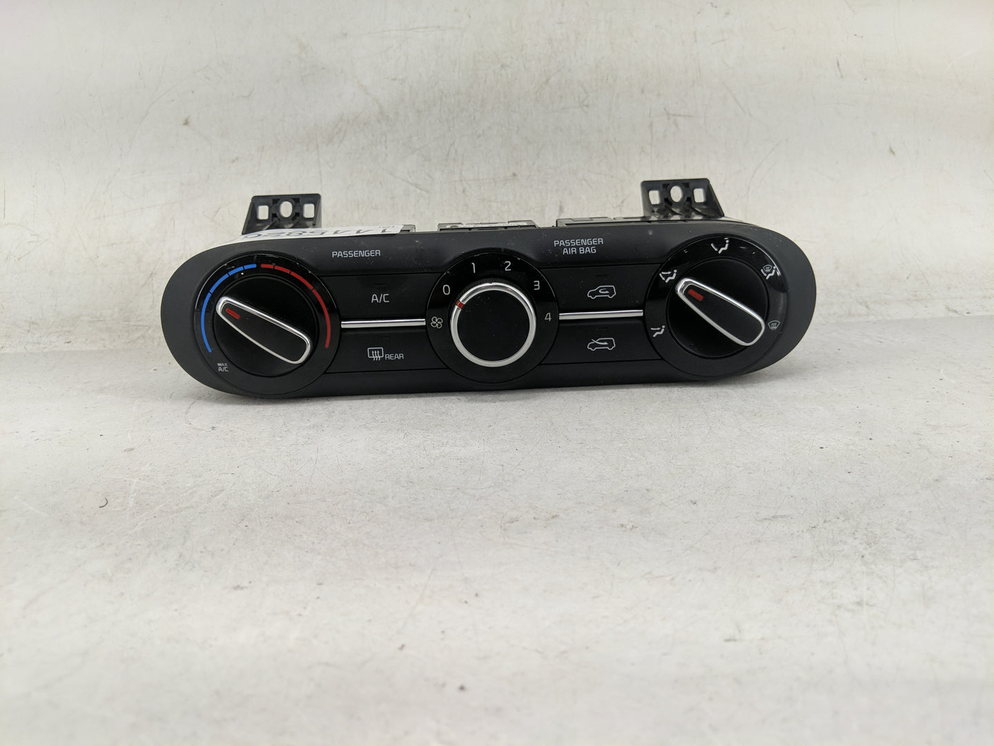 2020-2021 Kia Soul Climate Control Module Temperature AC/Heater Replacement P/N:97250-K0650 C20037-3060 Fits Fits 2020 2021 