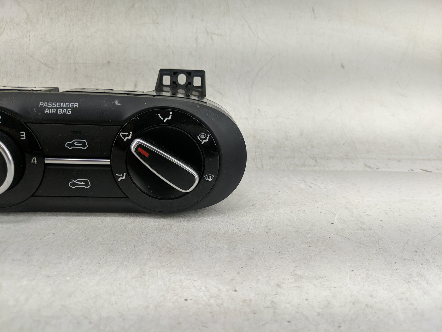 2020-2021 Kia Soul Climate Control Module Temperature AC/Heater Replacement P/N:97250-K0650 C20037-3060 Fits Fits 2020 2021 
