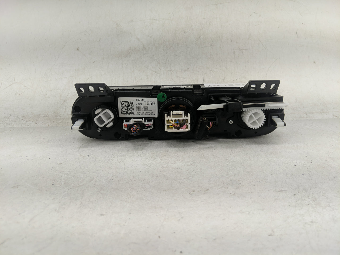 2020-2021 Kia Soul Climate Control Module Temperature AC/Heater Replacement P/N:97250-K0650 C20037-3060 Fits Fits 2020 2021 