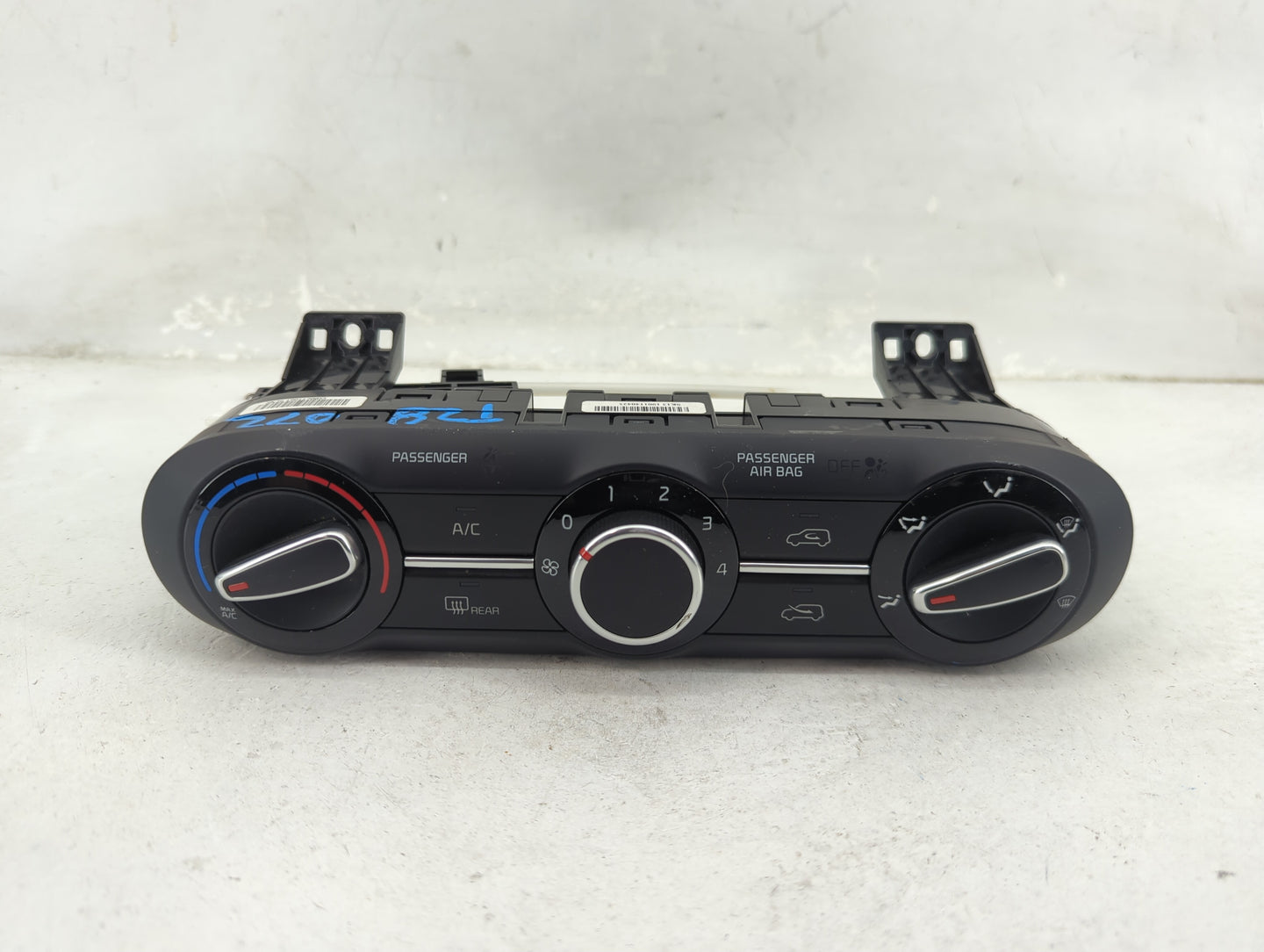 2020-2021 Kia Soul Climate Control Module Temperature AC/Heater Replacement P/N:97250-K0650 C20037-3060 Fits Fits 2020 2021 