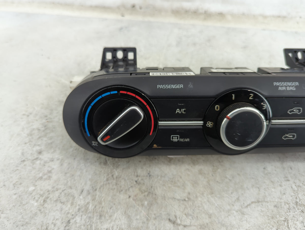 2020-2021 Kia Soul Climate Control Module Temperature AC/Heater Replacement P/N:97250-K0650 C20037-3060 Fits Fits 2020 2021 