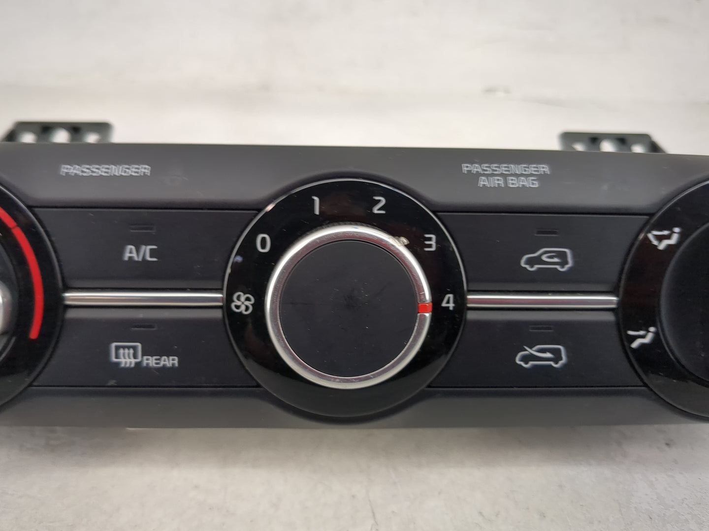 2020-2021 Kia Soul Climate Control Module Temperature AC/Heater Replacement P/N:97250-K0650 C20037-3060 Fits Fits 2020 2021 