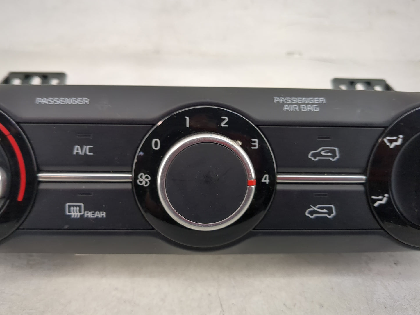 2020-2021 Kia Soul Climate Control Module Temperature AC/Heater Replacement P/N:97250-K0650 C20037-3060 Fits Fits 2020 2021 