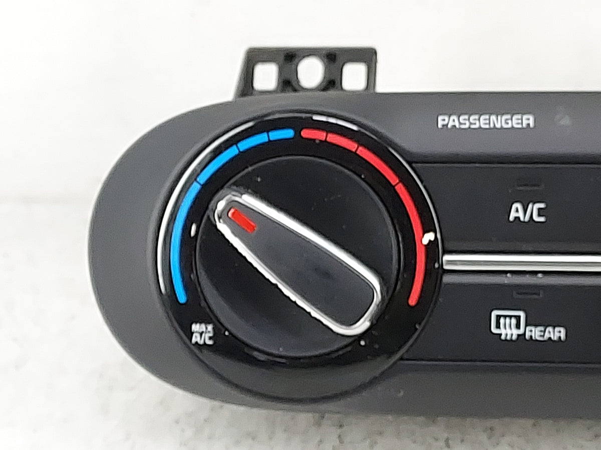 2020-2021 Kia Soul Climate Control Module Temperature AC/Heater Replacement P/N:97250-K0650 C20037-3060 Fits Fits 2020 2021 