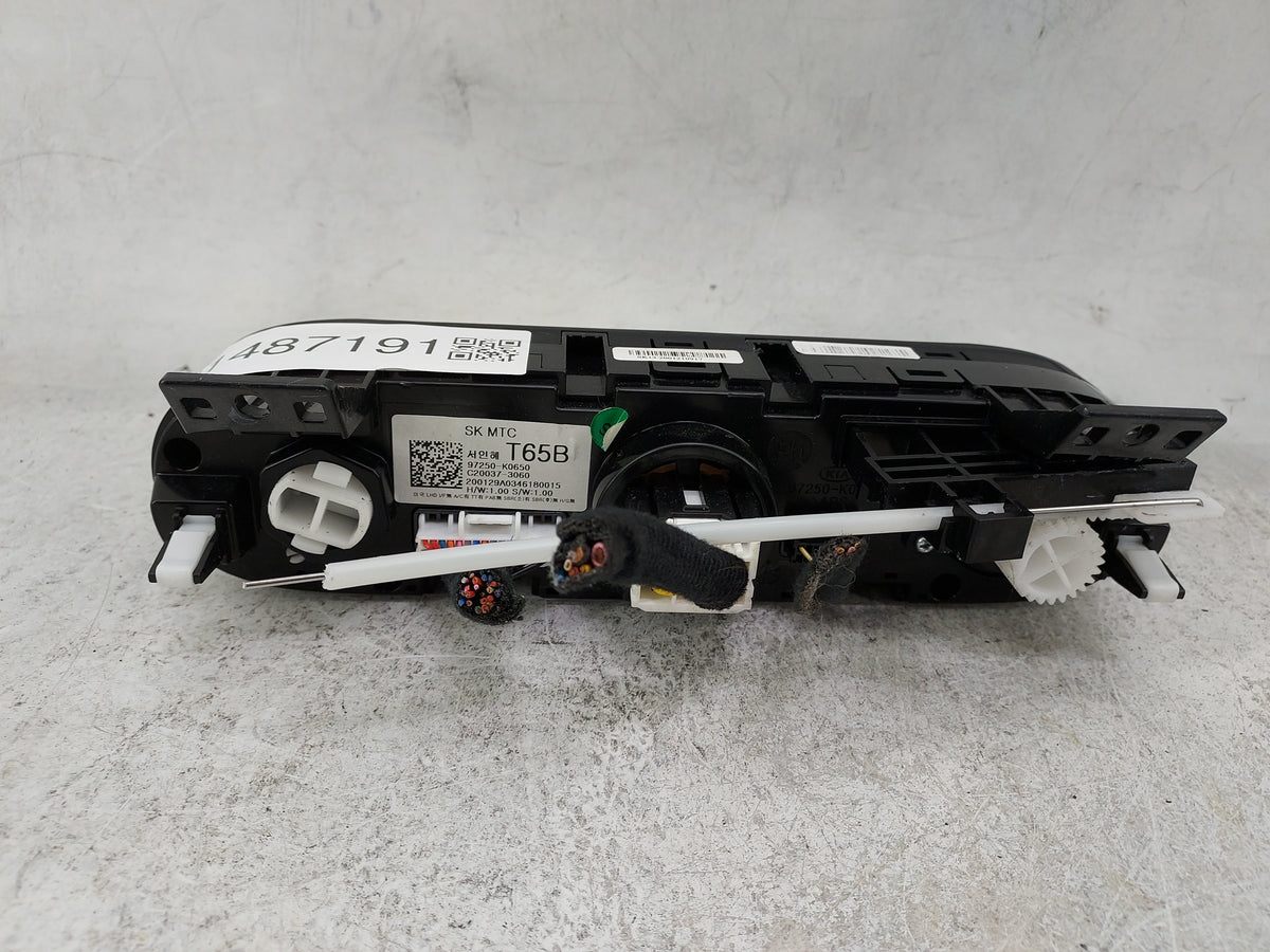 2020-2021 Kia Soul Climate Control Module Temperature AC/Heater Replacement P/N:97250-K0650 C20037-3060 Fits Fits 2020 2021 