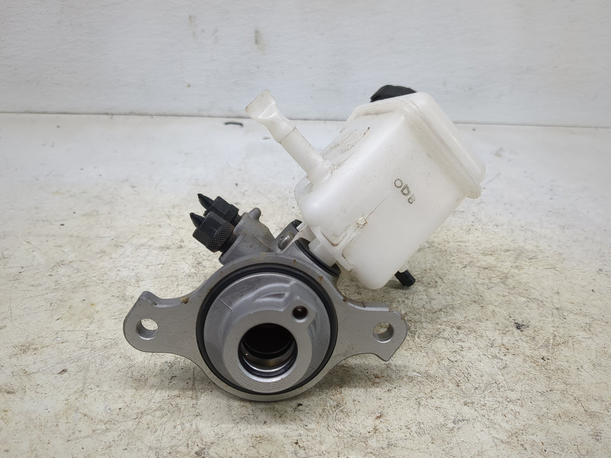 2020-2021 Kia Soul Brake Master Cylinder 1512841 - Oemusedautoparts1.com