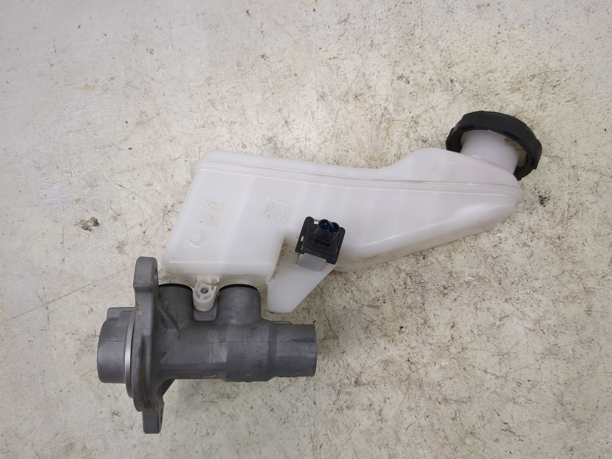 2020-2021 Kia Soul Brake Master Cylinder 1512841 - Oemusedautoparts1.com