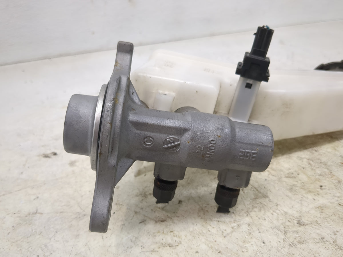 2020-2021 Kia Soul Brake Master Cylinder 1512841 - Oemusedautoparts1.com