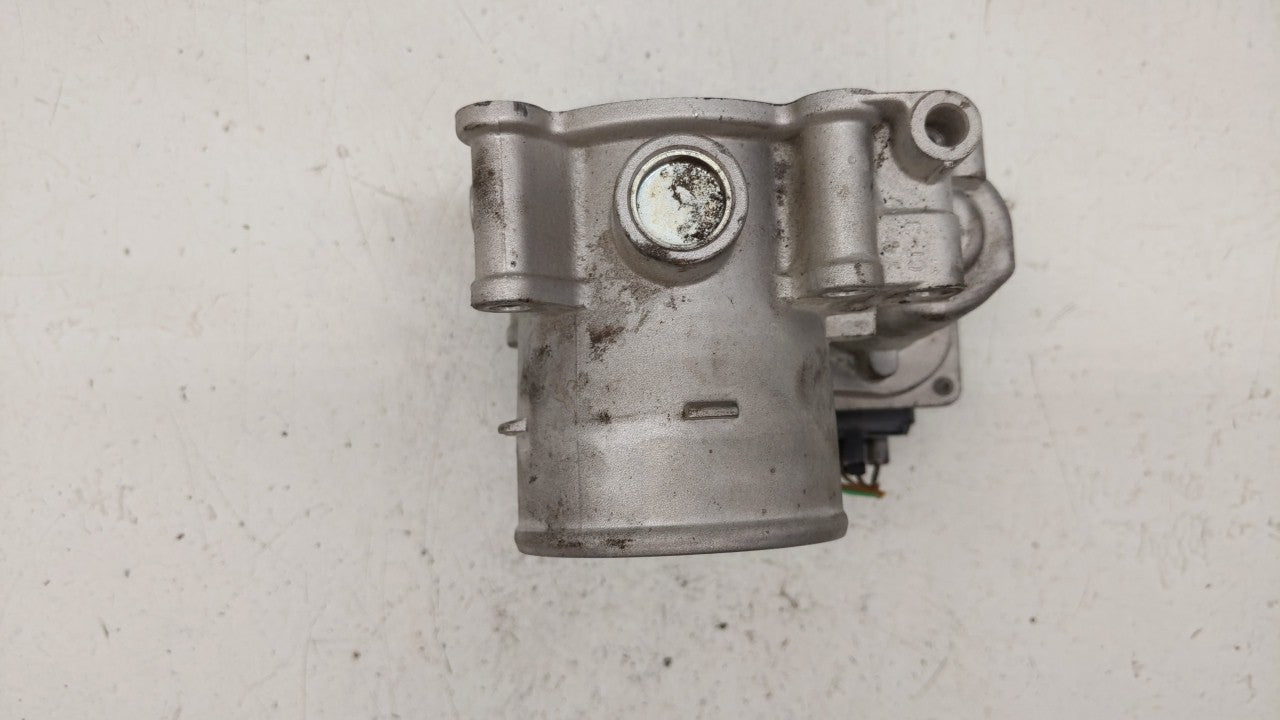 2020 Kia Soul Throttle Body P/N:35100-2E410 5552 03E30 Fits Fits 2021 OEM Used Auto Parts - Oemusedautoparts1.com