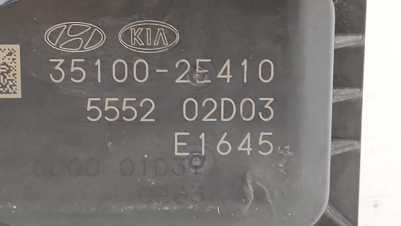 2020 Kia Soul Throttle Body P/N:35100-2E410 5552 03E30 Fits Fits 2021 OEM Used Auto Parts - Oemusedautoparts1.com