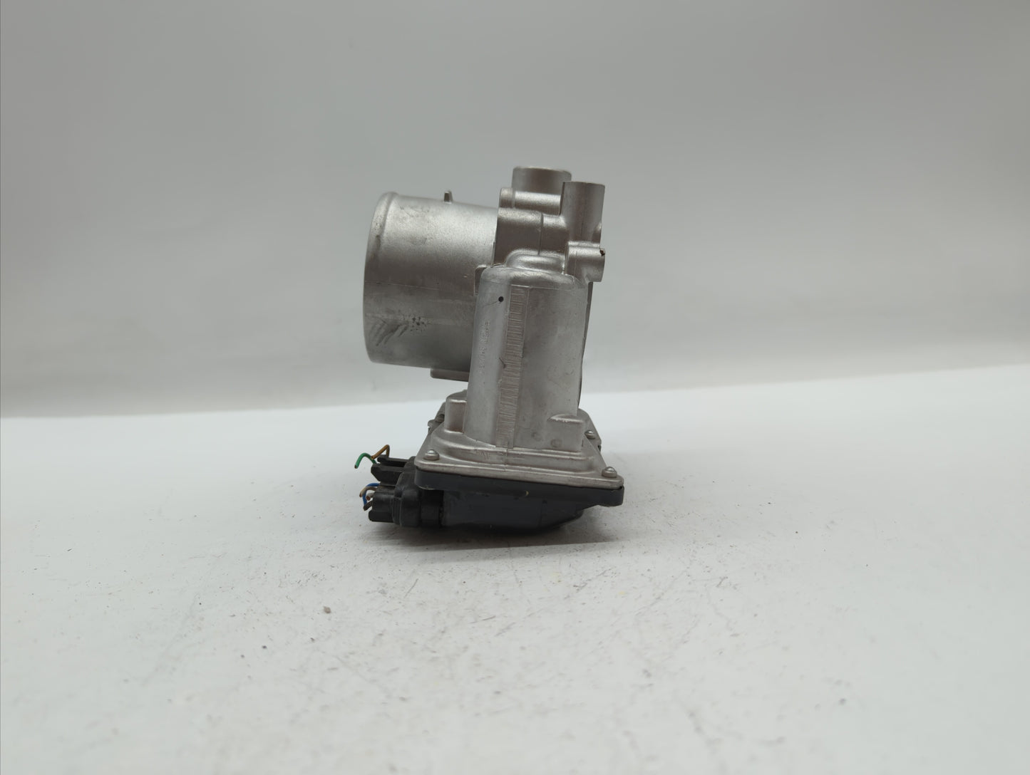 2020 Kia Soul Throttle Body P/N:35100-2E410 5552 03E30 Fits Fits 2021 OEM Used Auto Parts - Oemusedautoparts1.com