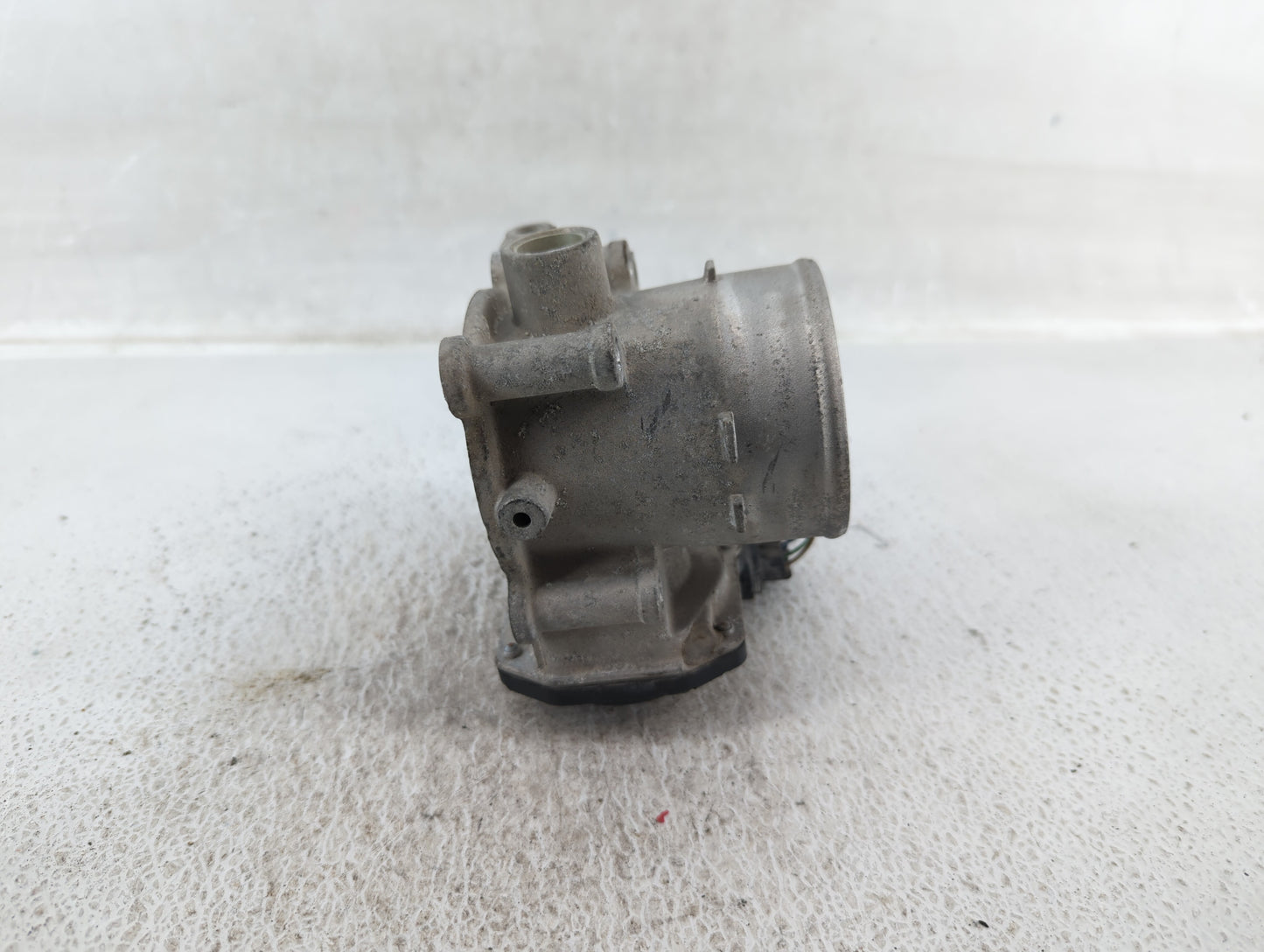 2020-2021 Kia Soul Throttle Body P/N:35100-2E410 Fits Fits 2020 2021 2022 OEM Used Auto Parts - Oemusedautoparts1.com