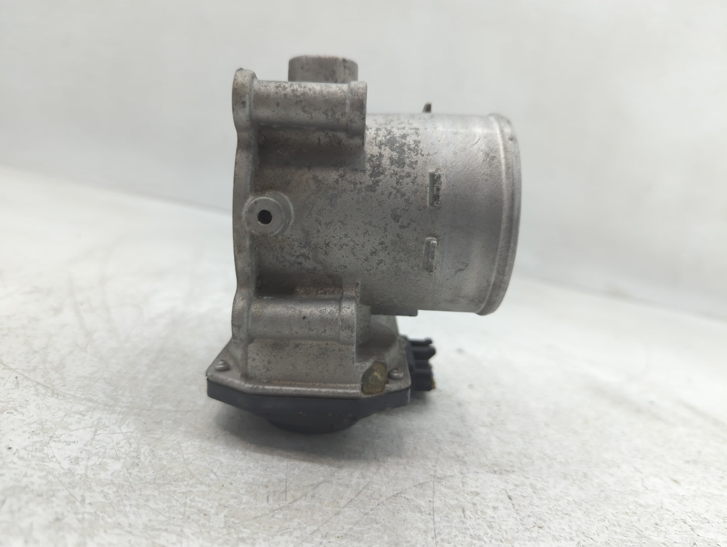 2020-2021 Kia Soul Throttle Body P/N:35100-2E410 Fits Fits 2020 2021 2022 OEM Used Auto Parts - Oemusedautoparts1.com