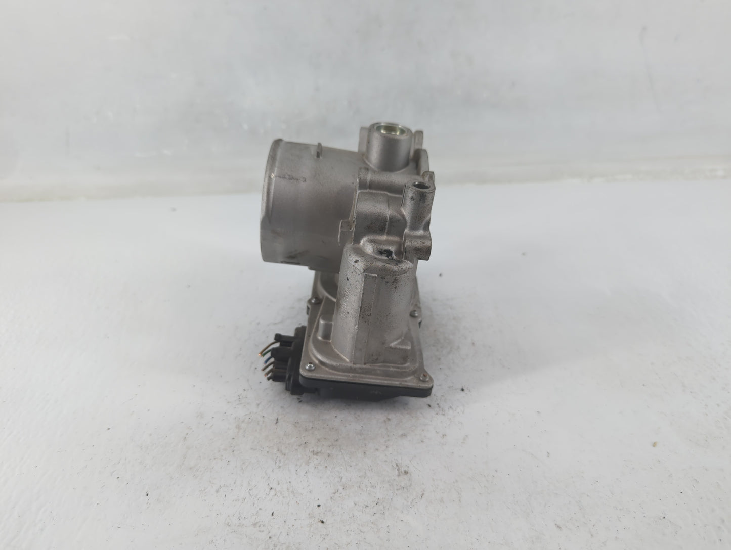 2020-2021 Kia Soul Throttle Body P/N:35100-2E410 Fits Fits 2020 2021 2022 OEM Used Auto Parts - Oemusedautoparts1.com