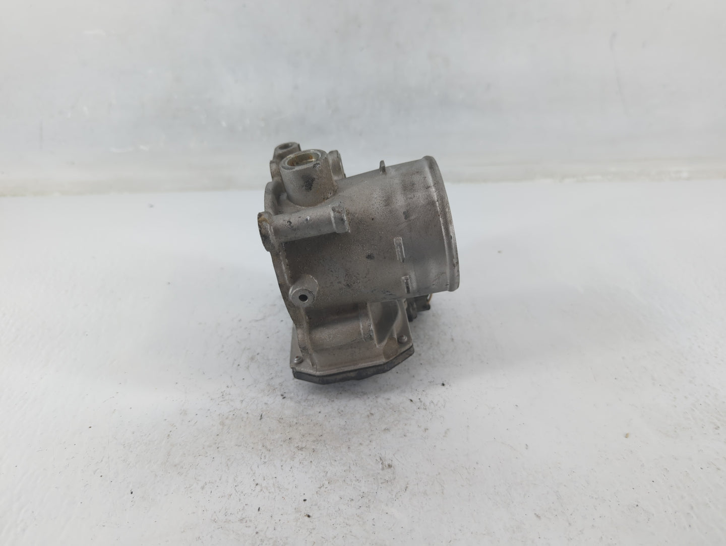 2020-2021 Kia Soul Throttle Body P/N:35100-2E410 Fits Fits 2020 2021 2022 OEM Used Auto Parts - Oemusedautoparts1.com