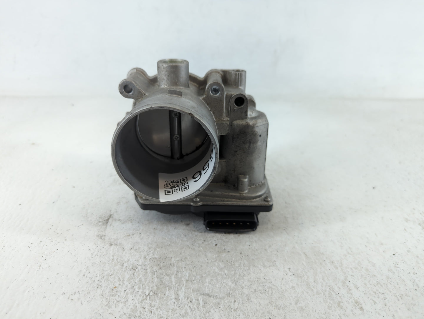 2020-2021 Kia Soul Throttle Body P/N:35100-2E410 Fits Fits 2020 2021 2022 OEM Used Auto Parts - Oemusedautoparts1.com