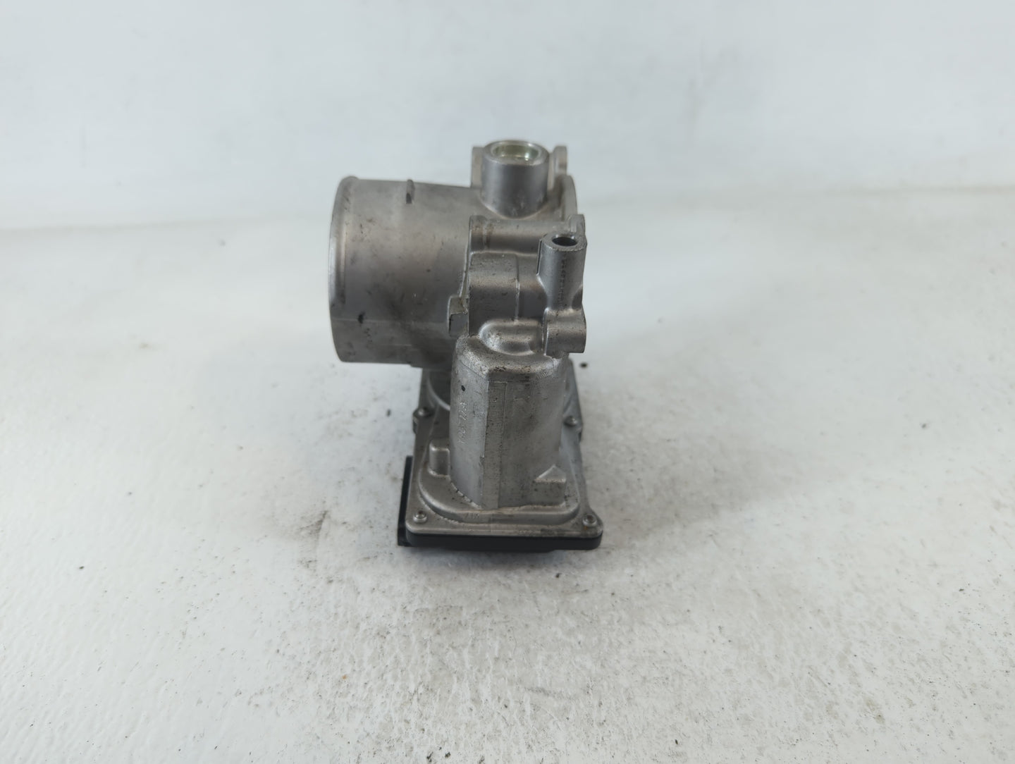 2020-2021 Kia Soul Throttle Body P/N:35100-2E410 Fits Fits 2020 2021 2022 OEM Used Auto Parts - Oemusedautoparts1.com