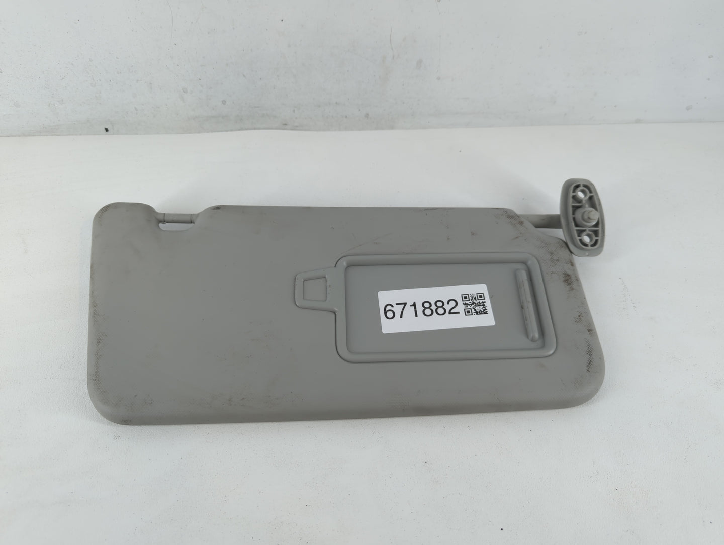 2020-2021 Kia Soul Sun Visor Shade Replacement Passenger Right Mirror Fits Fits 2020 2021 OEM Used Auto Parts - Oemusedautop