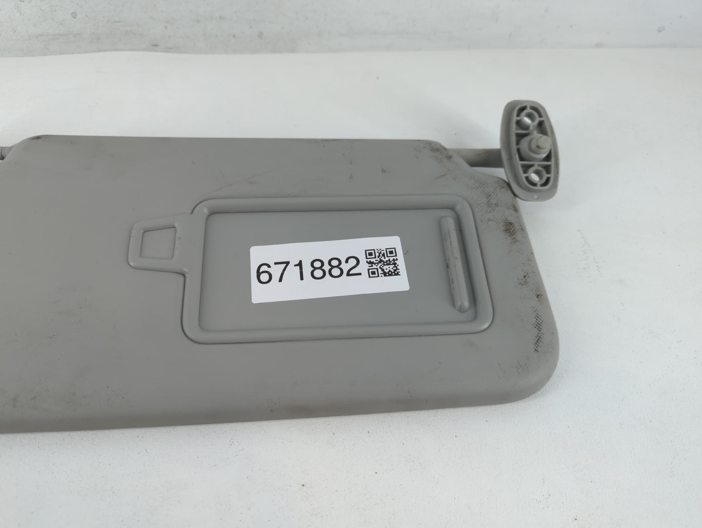 2020-2021 Kia Soul Sun Visor Shade Replacement Passenger Right Mirror Fits Fits 2020 2021 OEM Used Auto Parts - Oemusedautop