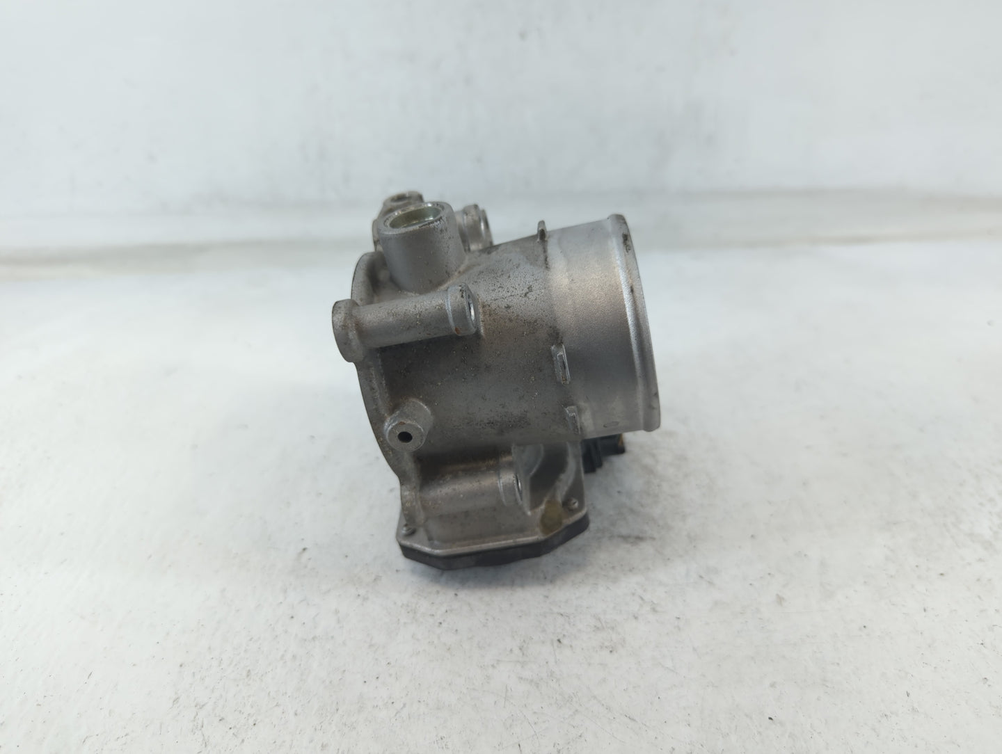 2020-2021 Kia Soul Throttle Body P/N:35100-2E410 Fits Fits 2020 2021 2022 OEM Used Auto Parts - Oemusedautoparts1.com