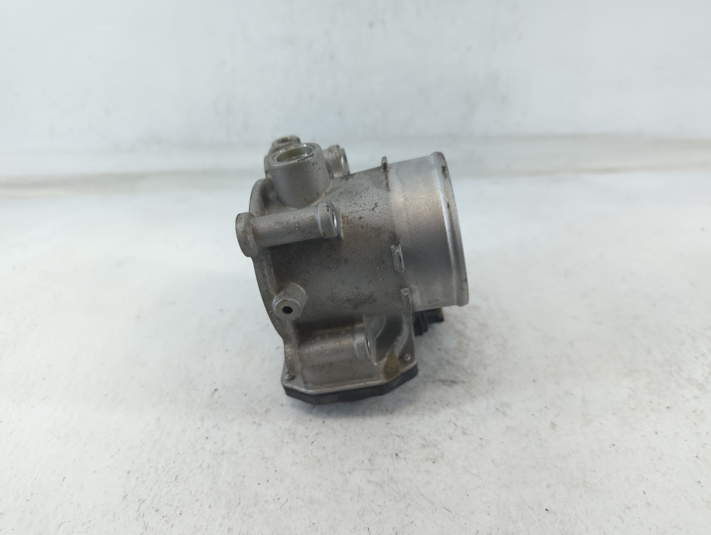 2020-2021 Kia Soul Throttle Body P/N:35100-2E410 Fits Fits 2020 2021 2022 OEM Used Auto Parts - Oemusedautoparts1.com