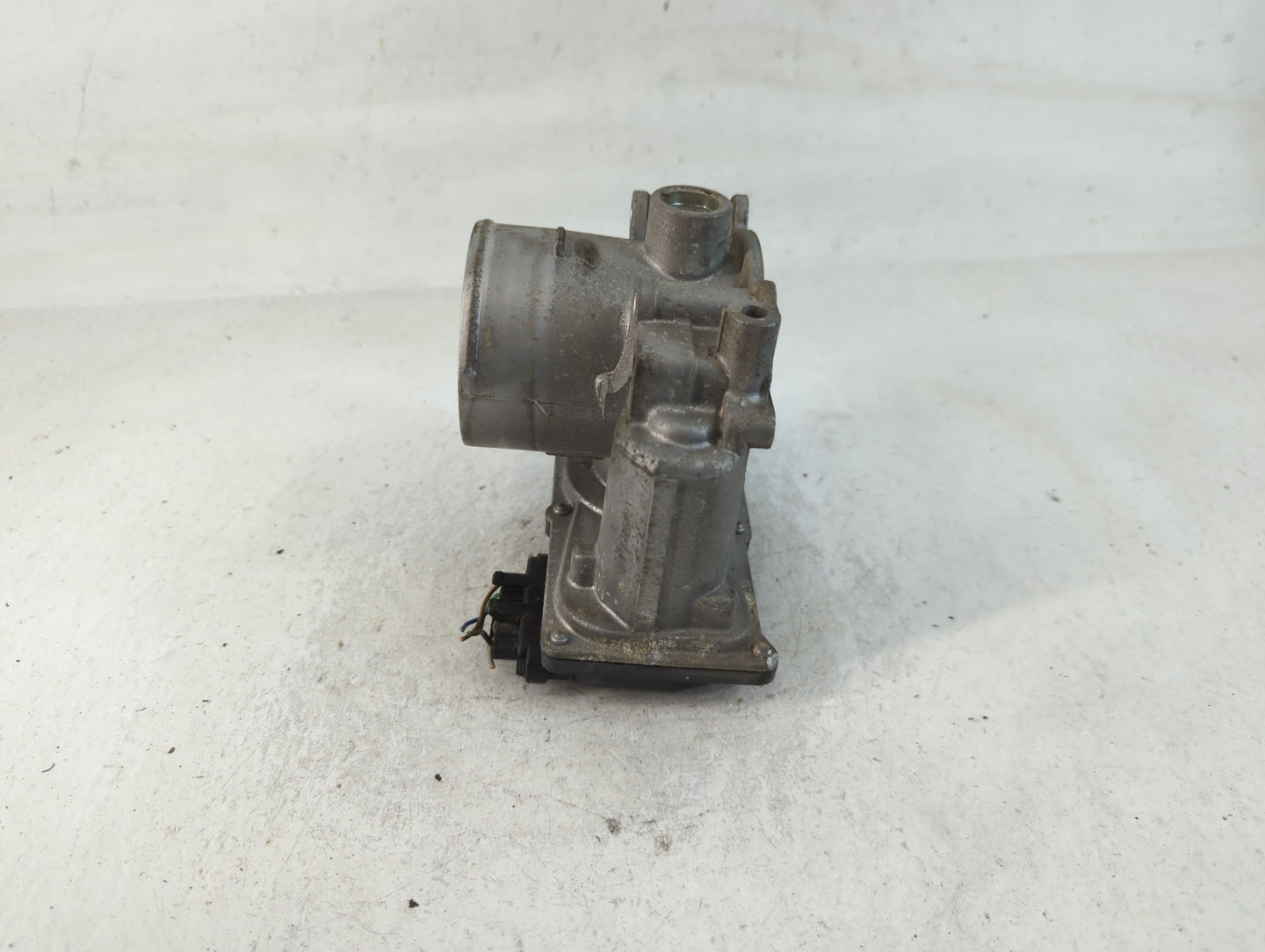 2020-2021 Kia Soul Throttle Body P/N:35100-2E410 Fits Fits 2020 2021 2022 OEM Used Auto Parts - Oemusedautoparts1.com