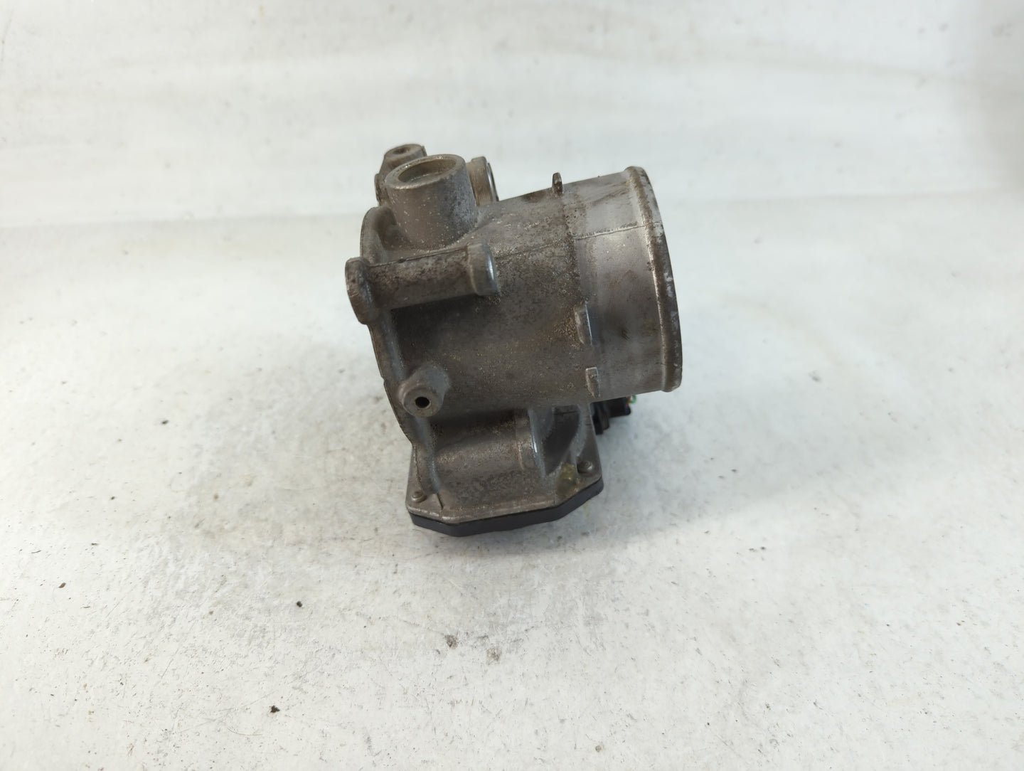 2020-2021 Kia Soul Throttle Body P/N:35100-2E410 Fits Fits 2020 2021 2022 OEM Used Auto Parts - Oemusedautoparts1.com