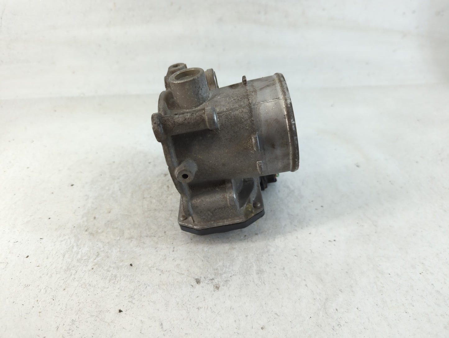 2020-2021 Kia Soul Throttle Body P/N:35100-2E410 Fits Fits 2020 2021 2022 OEM Used Auto Parts - Oemusedautoparts1.com
