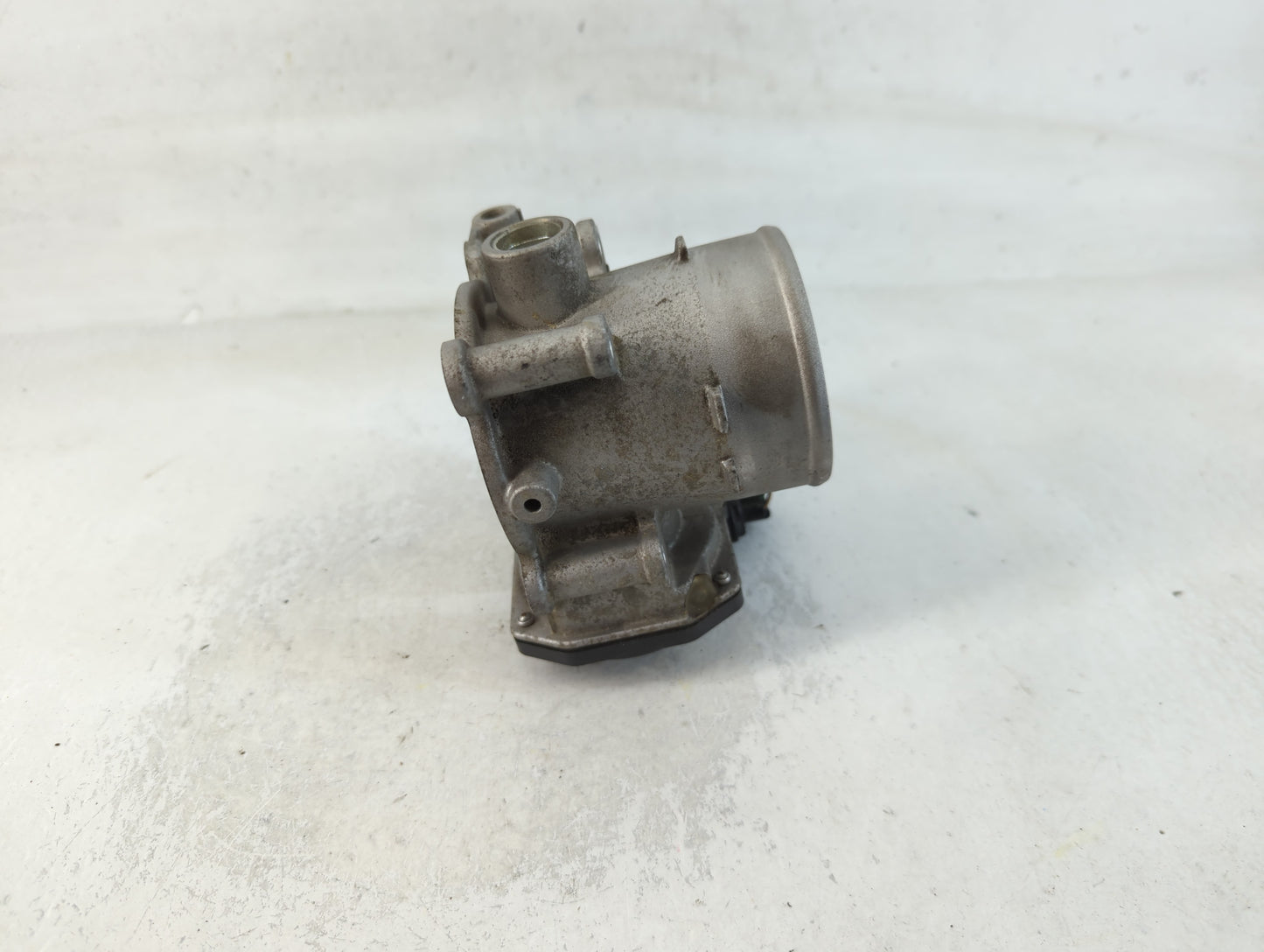2020-2021 Kia Soul Throttle Body P/N:35100-2E410 Fits Fits 2020 2021 2022 OEM Used Auto Parts - Oemusedautoparts1.com